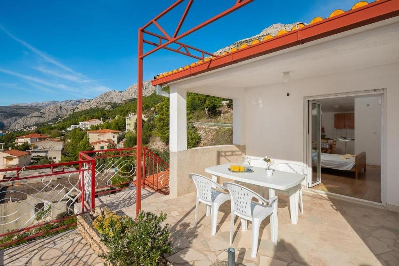 Apartments Roza Omis Exterior photo