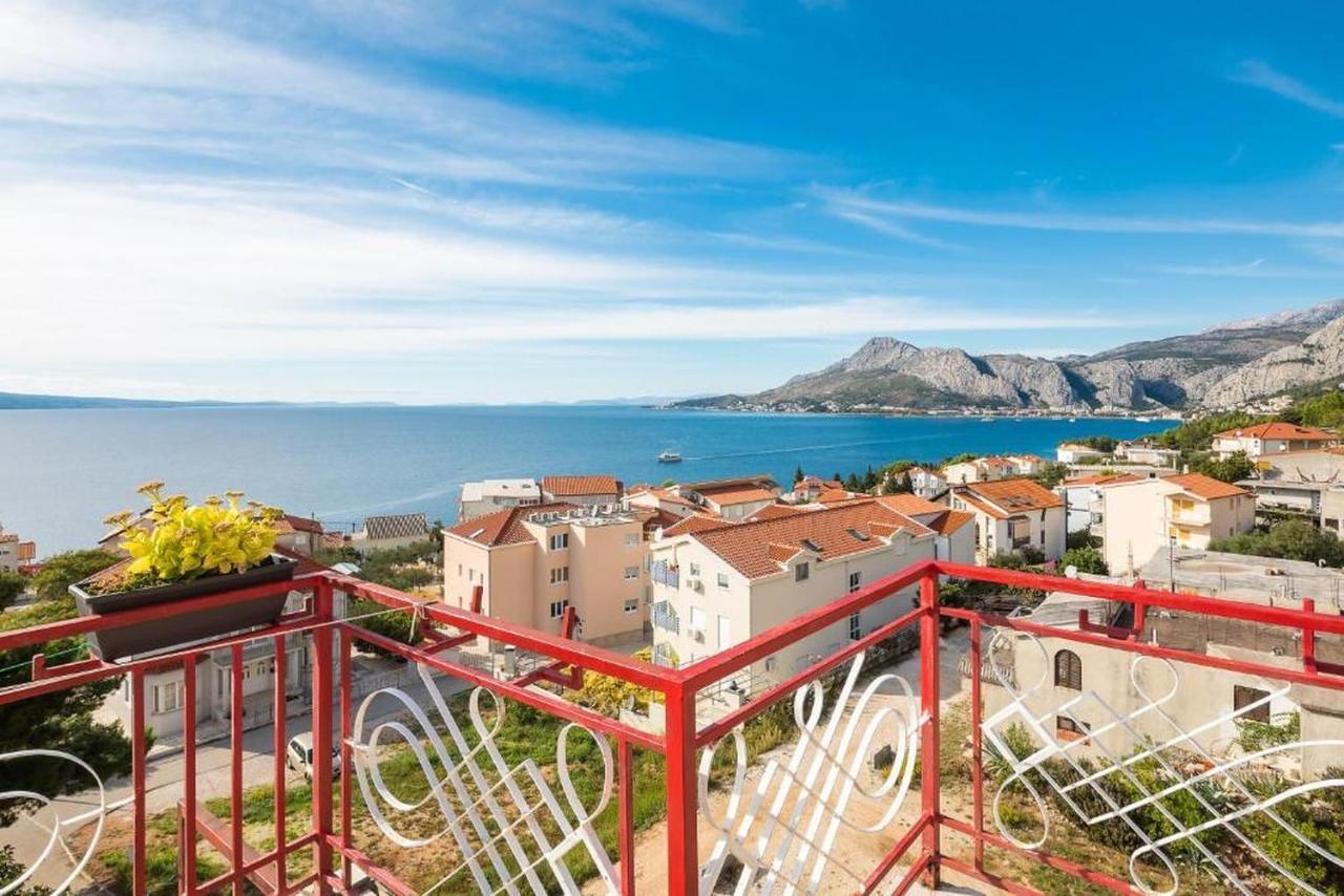 Apartments Roza Omis Exterior photo